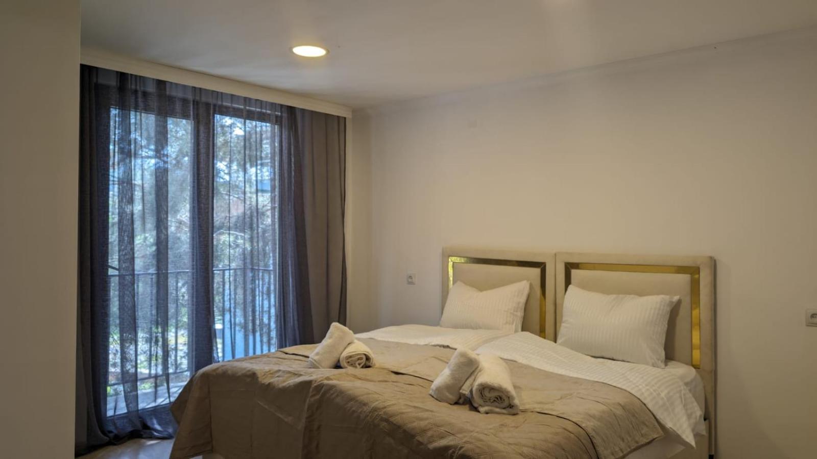 Shara Hotel Местия Екстериор снимка